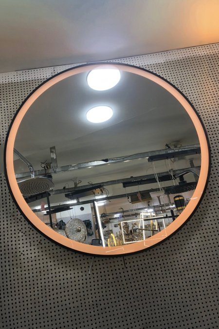 مراية دائرية بإضاءة LED محيطية